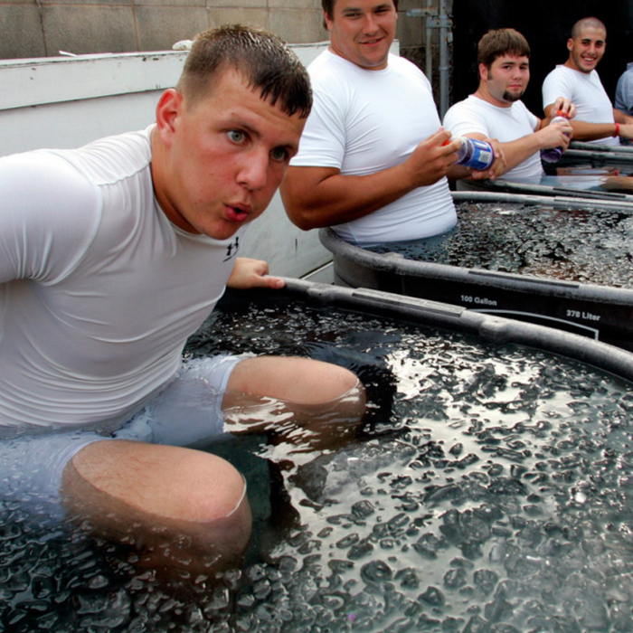 How Do Ice Baths Help Athletes: Unveiling Recovery Benefits