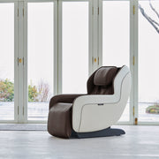 Synca CirC Plus massage chair in espresso, lifestyle setting