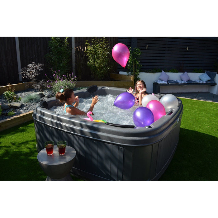 RotoSpa DuraSpa S160 hot tub, lifestyle setting