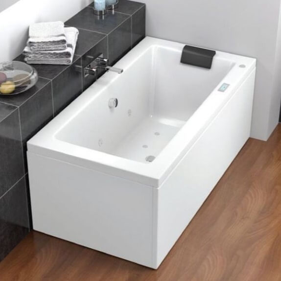 White Jaquar fonte whirlpool bathtub
