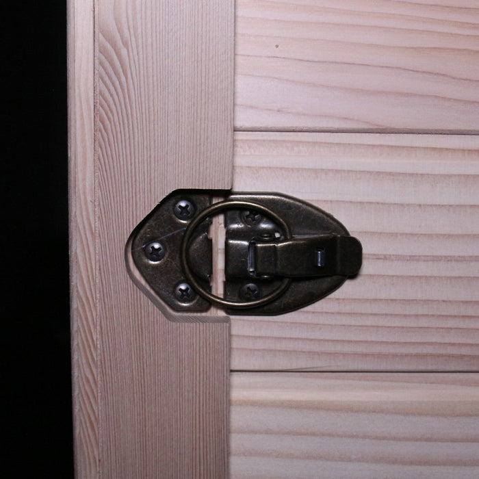 Insignia KY004 sauna latch closure detail